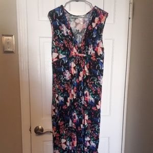 Maternity maxi dress